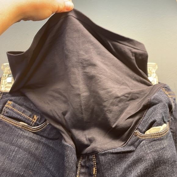 Skinny Jeans- Maternity- Size 4 - Picture 5 of 10